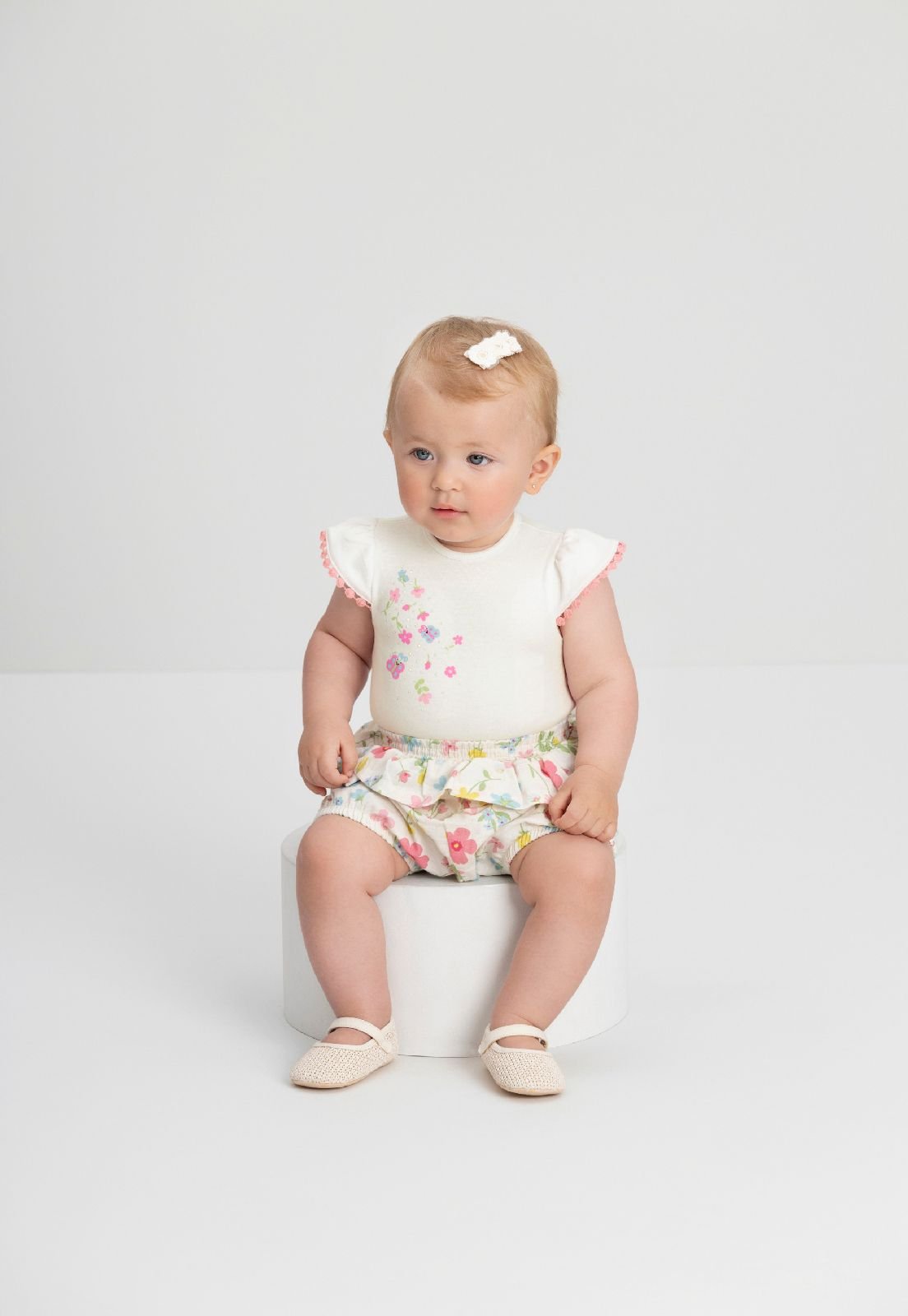 Conjunto de Bebê Menina Up Baby Body Suedine com Strass e Short Floral Off White