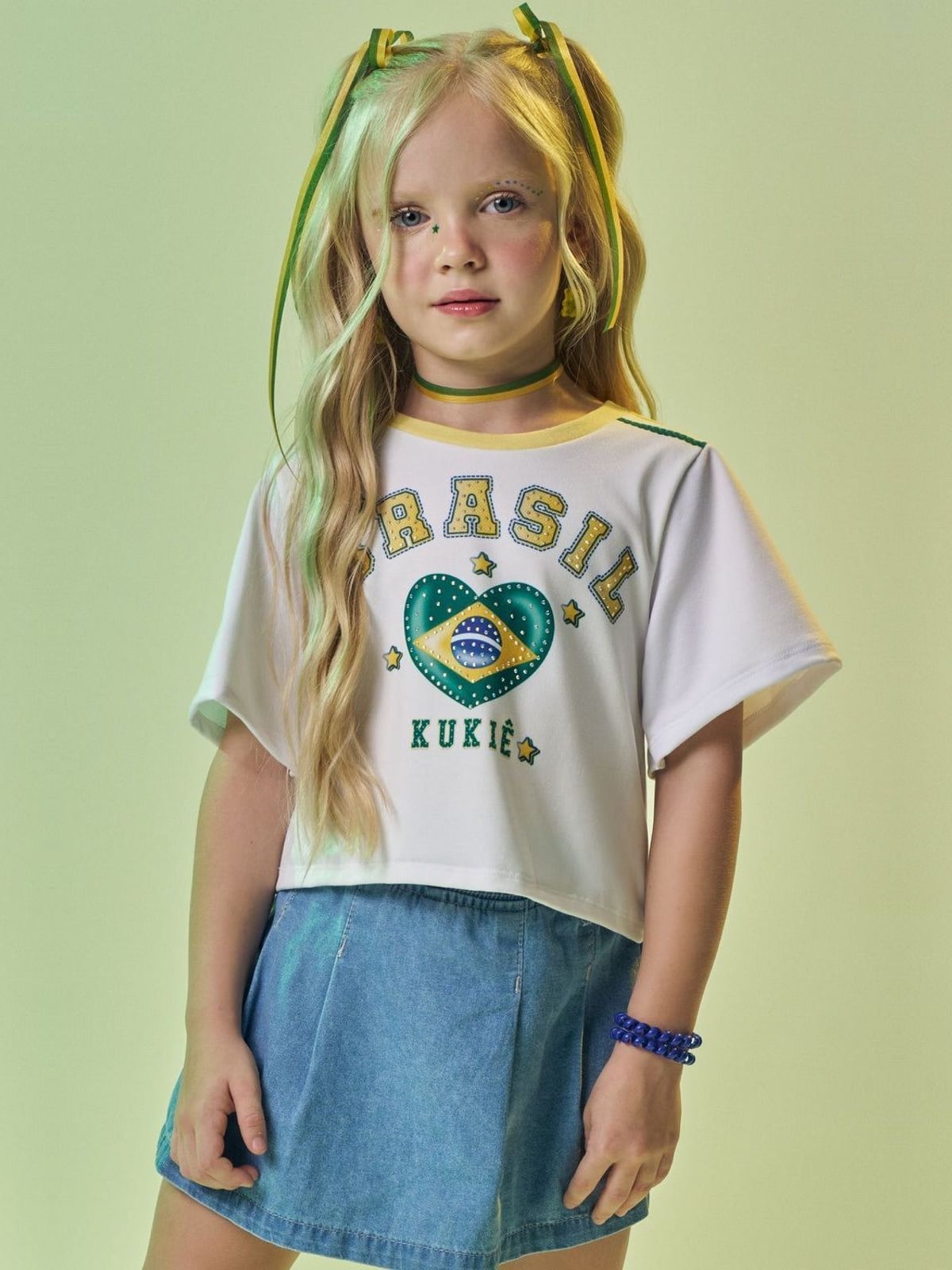 Blusa em Malha Power com Bandeira Do Brasil em Formato de Coração. Estampa Nas Costas com O Número Que Faz a Torcida