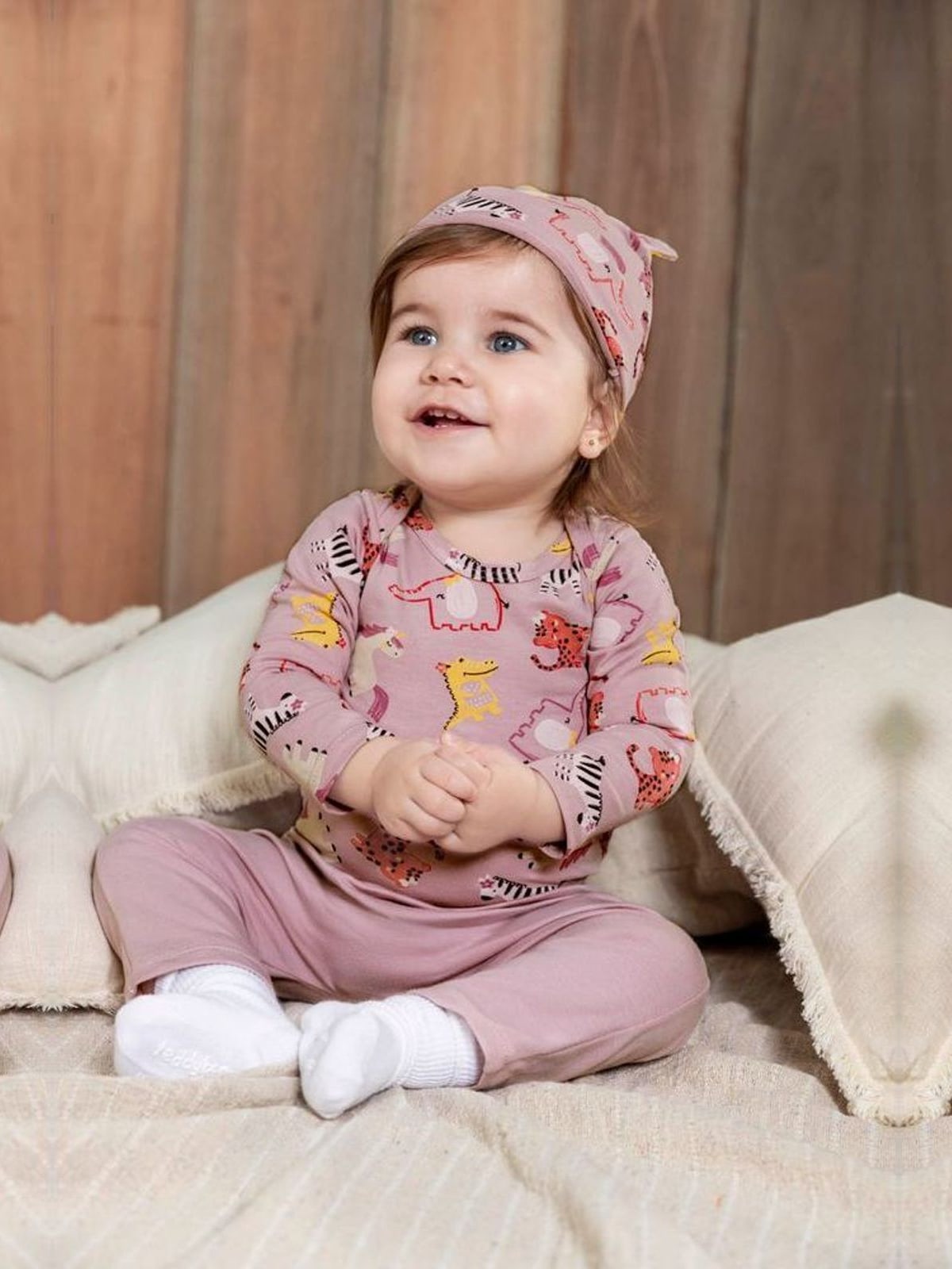Kit Bebê Menina Com Touca Estampada Elian Rosa