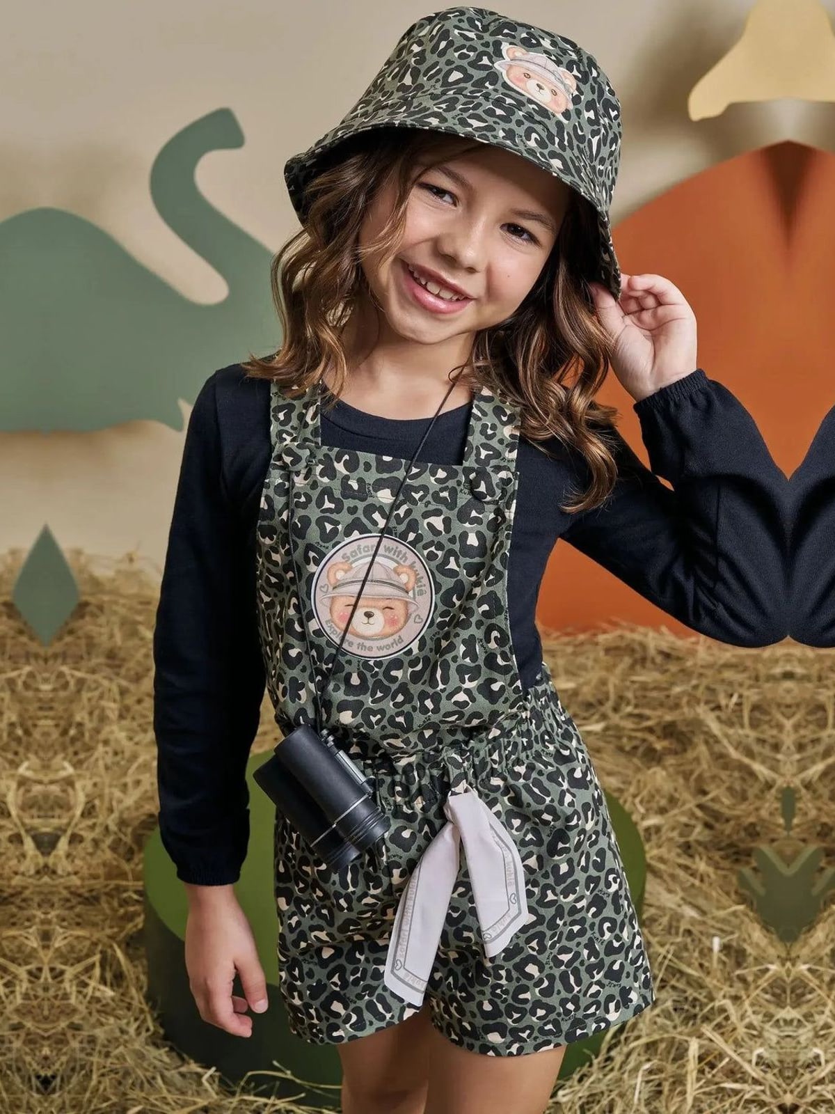 Conjunto de Blusa em Cotton e Jardineira em Sarja com Elastano Kukiê Infantil Menina
