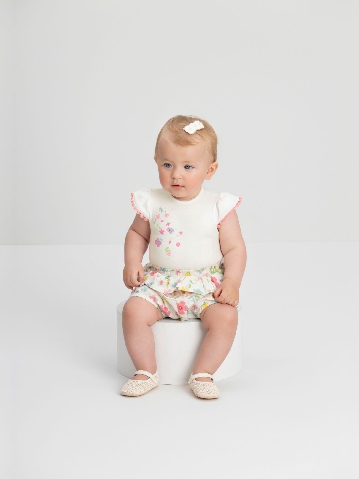 Conjunto de Bebê Menina Up Baby Body Suedine com Strass e Short Floral Off White